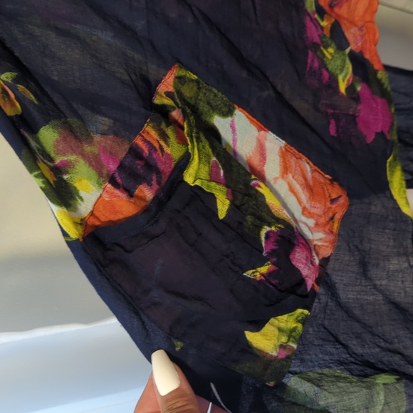 Floral blouse - Picture 2 of 4